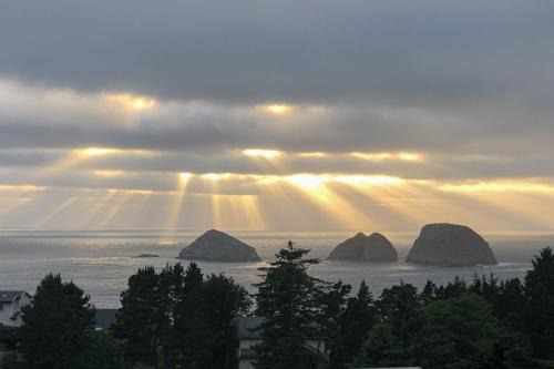 Ocean Crest Views
