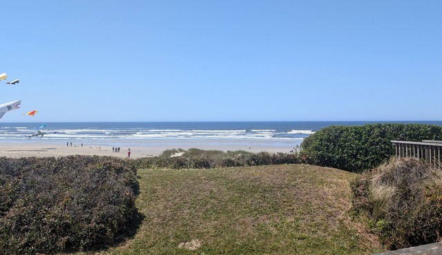 Ocean's Edge beachfront on Heceta Beach