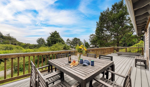 Ocean Views, Game Garage & Steps to Neahkahnie Beach | Bella Sol by AvantStay