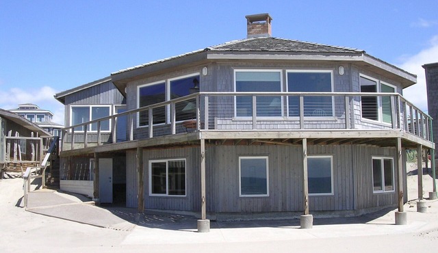 OCEANFRONT-An Invitation to Unobstructed Ocean Views