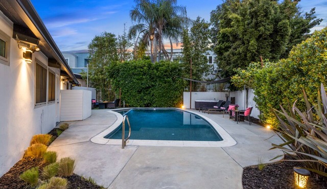 Open July 11 - 16/Private Pool/A/C/Pool Table/Pet Friendly