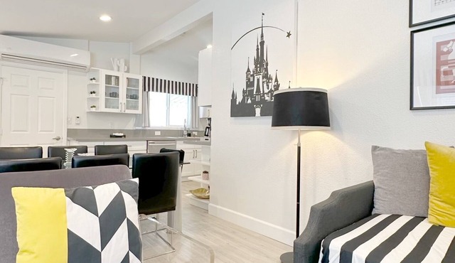 Orange County home with backyard, sleep 10, minutes away from theme parks