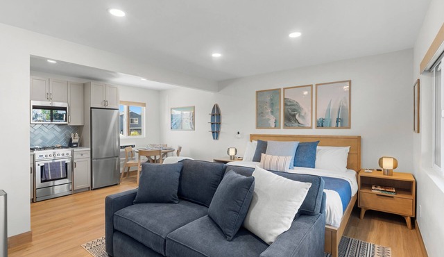 Pacific Tides 9 - Surf Studio In PB - Parking - A/C - Pets - Walk to Beach