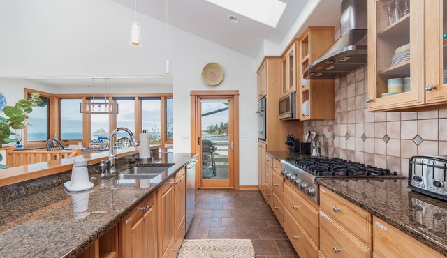 Panoramic Views from the Deck or Relax in the Indoor Community Pool and Hot Tub