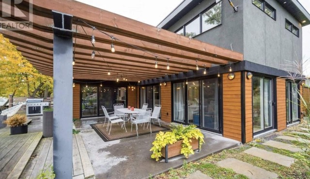 PEC West Lake Cottage Retreat — 5 mins. to Sandbanks Provincial Park and Dunes