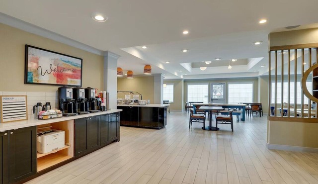 Pet-friendly ADA Unit with Free Breakfast, Onsite Parking