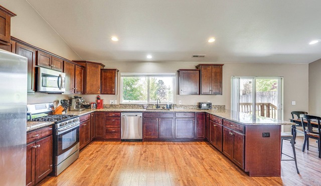 Pet-Friendly Klamath Falls Home w/ Private Yard!