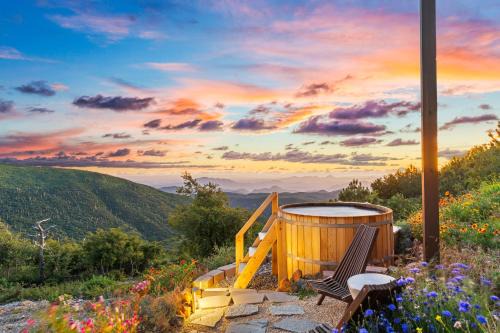 Pickleball Ranch, Cedar Hot Tub, Gorgeous Views