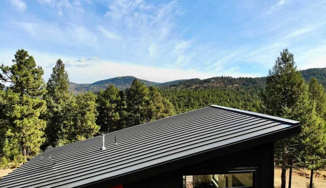 Pinebox at Evergreen-35Acres-Trails-Hot Tub-Creek