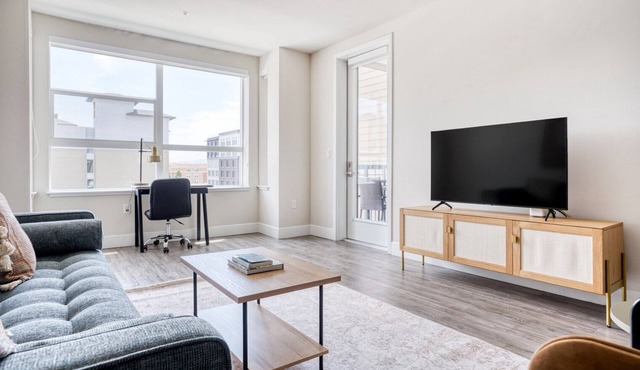 Premium Redwood City 1BR w/Gym, Parking, walk to Caltrain, by Blueground