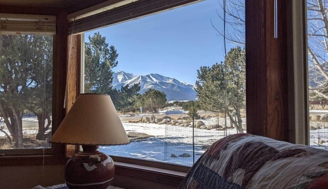 Princeton View 3BR w/perfect backyard for dogs