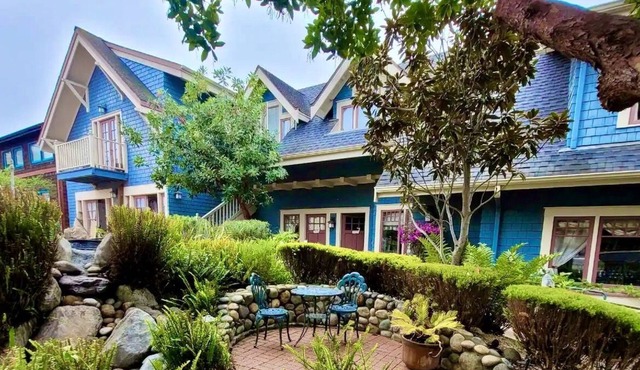 Private Balcony viewing Monterey bay, fireplace & Spa bathtub