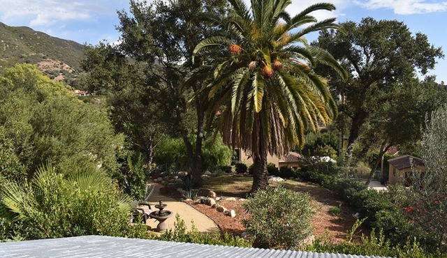 Private Cabin 2ppl kitchen, WiFi, free parking, pet friendly, jacuzzi
