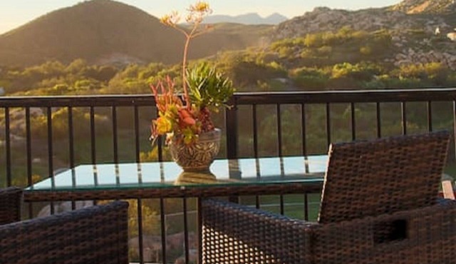 Private Home With Sweeping Views! Extra-Comfy Bed, Fully Stocked,fast Wifi!