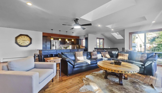 Private Hot Tub, Beautiful Views, 208 Tenderfoot