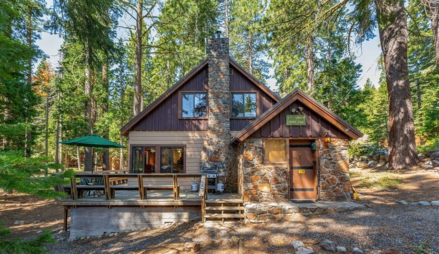 Quandt Cabin - Old Tahoe Cabin - WALK TO LAKE!