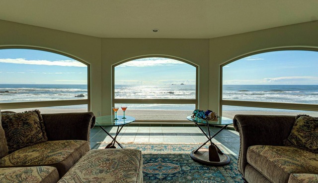 Queen Bee - Majestic Beach Front w/Vast Ocean Views, Spa