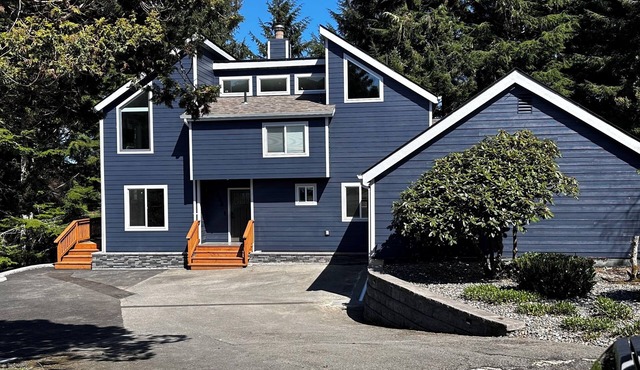 Ranch Road Retreat 3 bd 2.5 bath Sleeps 6 Beautiful views.