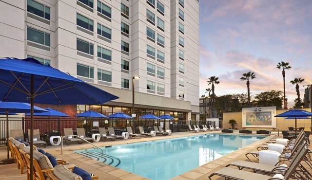 Rare Find! 4 Comfortable Units, Onsite Dining and Water Park, Near Disneyland!