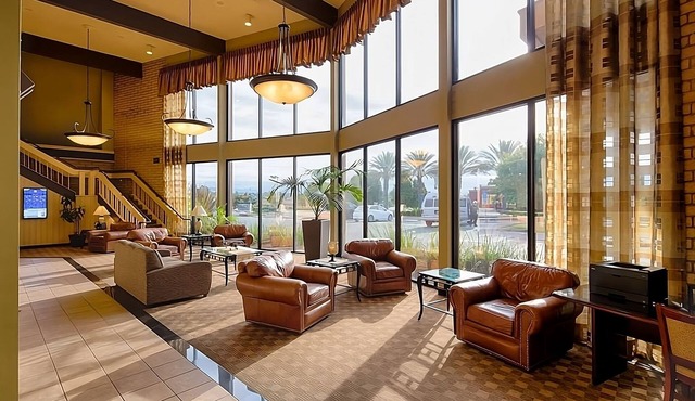 Relax and Unwind! 3 Relaxing Units, Outdoor Pool, FREE Parking, Pets Allowed!