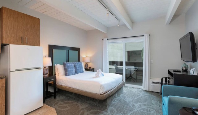Relax in San Clemente | 2 Units w/Balcony | Pool