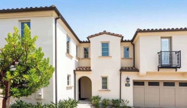 Relax in this beautifully furnished Spanish home in Northern San Clemente