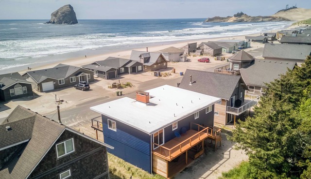 Relaxed Ocean View Across From Kiawanda Rock, Game Room and EV Charging!