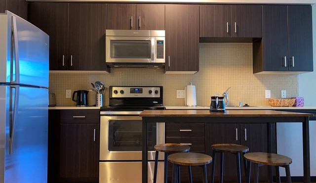 Relaxing Modern Unit near Beverly Hills