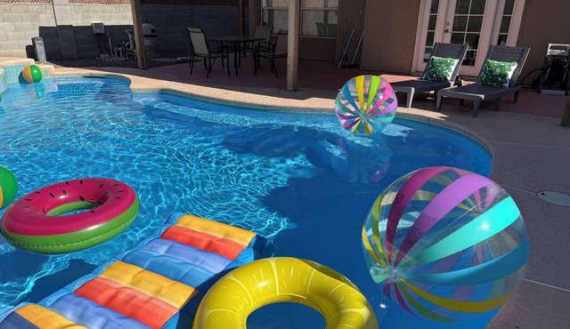 Remodeled Pool Villa with High Ceilings Near Summerlin