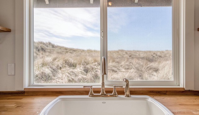 Renovated Oceanfront Beach House with Game Room located in Bayshore