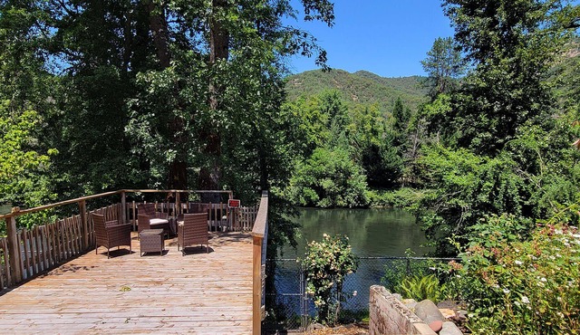 River Front House~River Views, Mountain Views, and Outdoor Space!