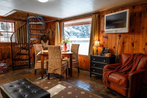 Riverview Cabin at O-Bar-O