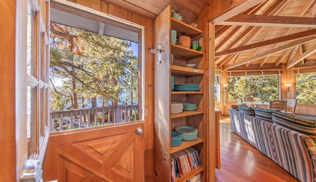 Rockpile Treehouse | Adventurous Living with Lake Views