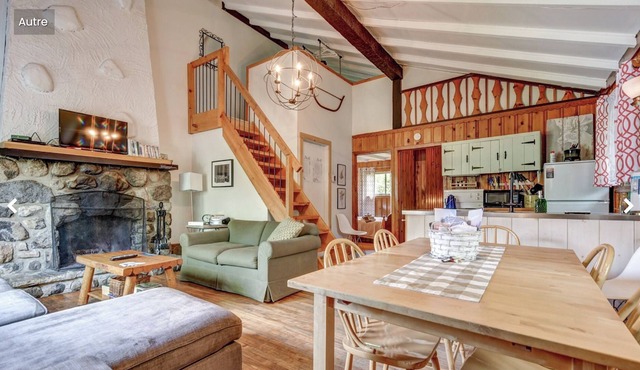 Rustic Duplex: nice vintage cottage in Village Suisse resort, heart of Val-David