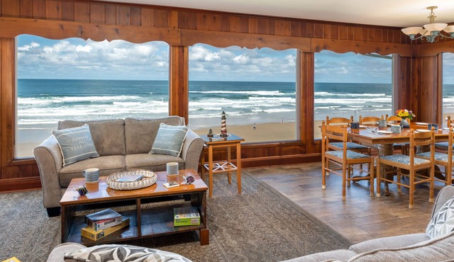 Sandy beach with huge surf views, hot tub, tide pools, private beach steps