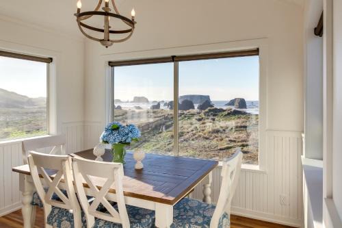 Scenic Bandon Vacation Rental w/Beach Access!