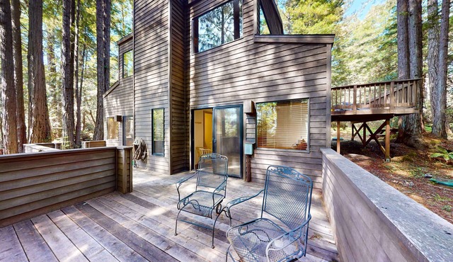 Sea Ranch 2BR award-winning redwood forest retreat on private acre