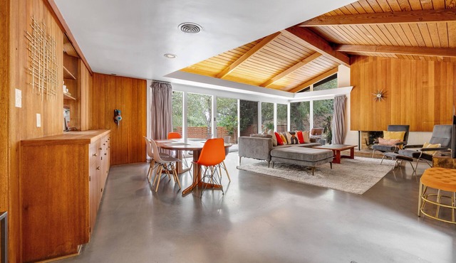 Serene Home Near Rose Bowl with Hot Tub