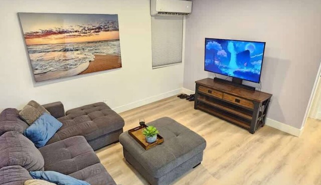 Serene Patio w/Canyon Views, 2bd, Blk to Zoo, PK