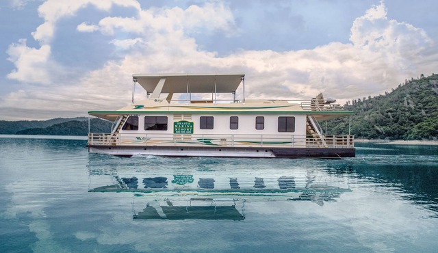 Shasta Marina at Packers Bay Mirage I Houseboat.