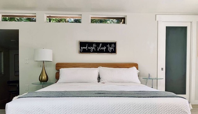 Shurwin Suite 4 · Carmichael Sacramento : Peaceful Modern Cottage
