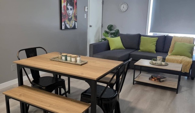 Sleek & Stylish 2 bedroom unit