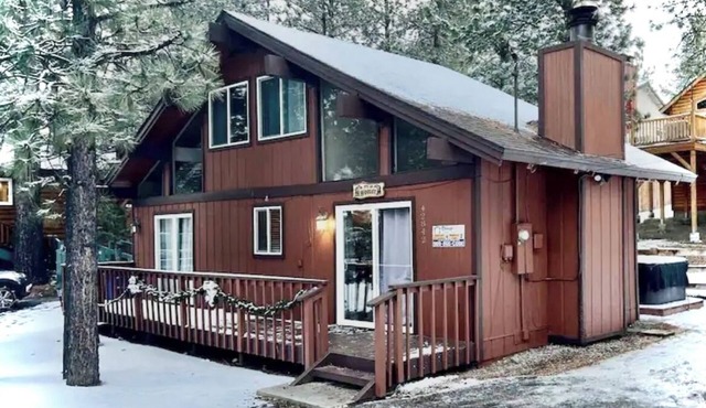 So Woodsy Cabin, spa, near slopes, EV charger