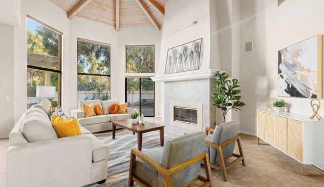 Spacious 4-bedroom house in awesome Huntington Beach with Pool/Park/Games