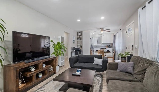 Spacious 4-bedroom house in charming San Diego w/AC & minutes from attractions