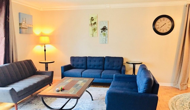 Spacious Bungalow- 4 bedrooms- 3 Full Bath + Den, 9 beds