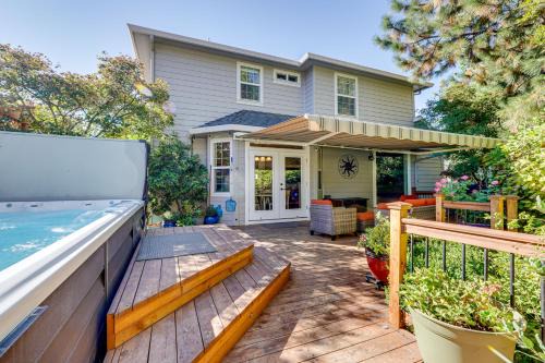 Spacious Home w/Swim Spa & Deck in Medford!