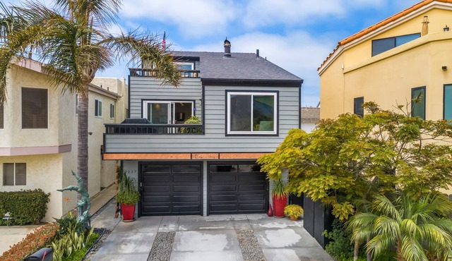 Steps to the Sand & Harbor - Views, Modern & Fully Stocked w/4 Spacious Decks