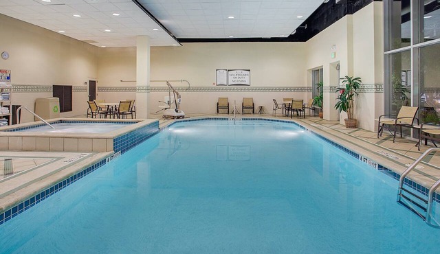 Studio in Downtown Chattanooga | Free Breakfast, Pool + Hot Tub Access