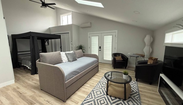 Studio with AC near RiverBend Hospital
